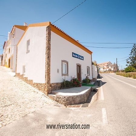 Rivers Nation Surf Camp Bed & Breakfast Atouguia Da Baleia Bagian luar foto