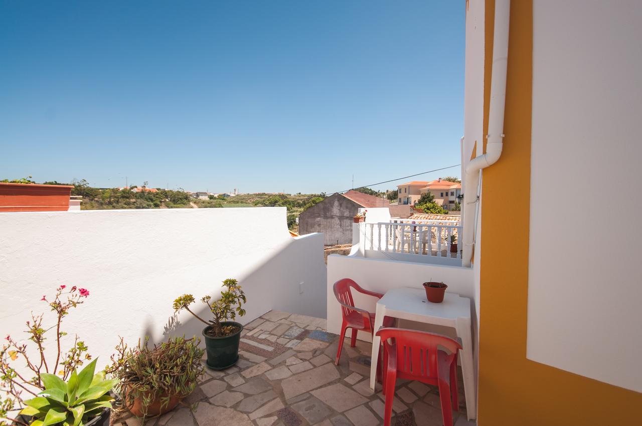 Rivers Nation Surf Camp Bed & Breakfast Atouguia Da Baleia Bagian luar foto